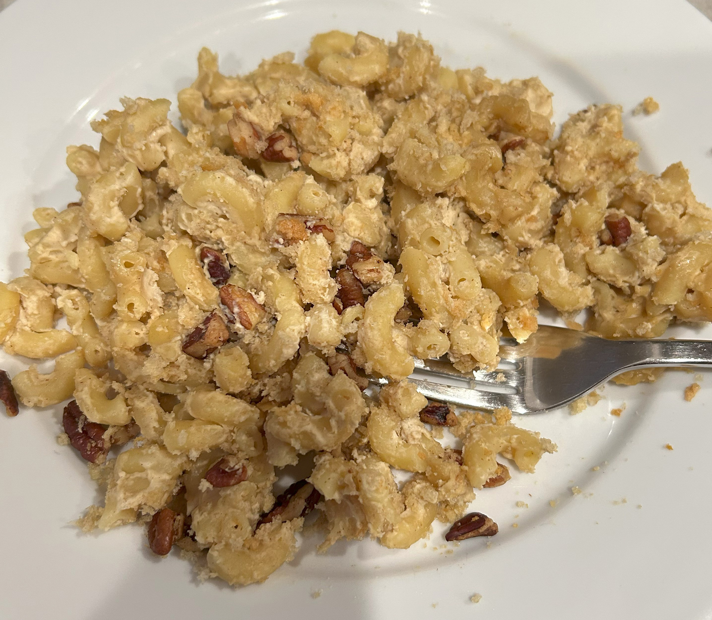 Plant-based mac and cheese on a plate