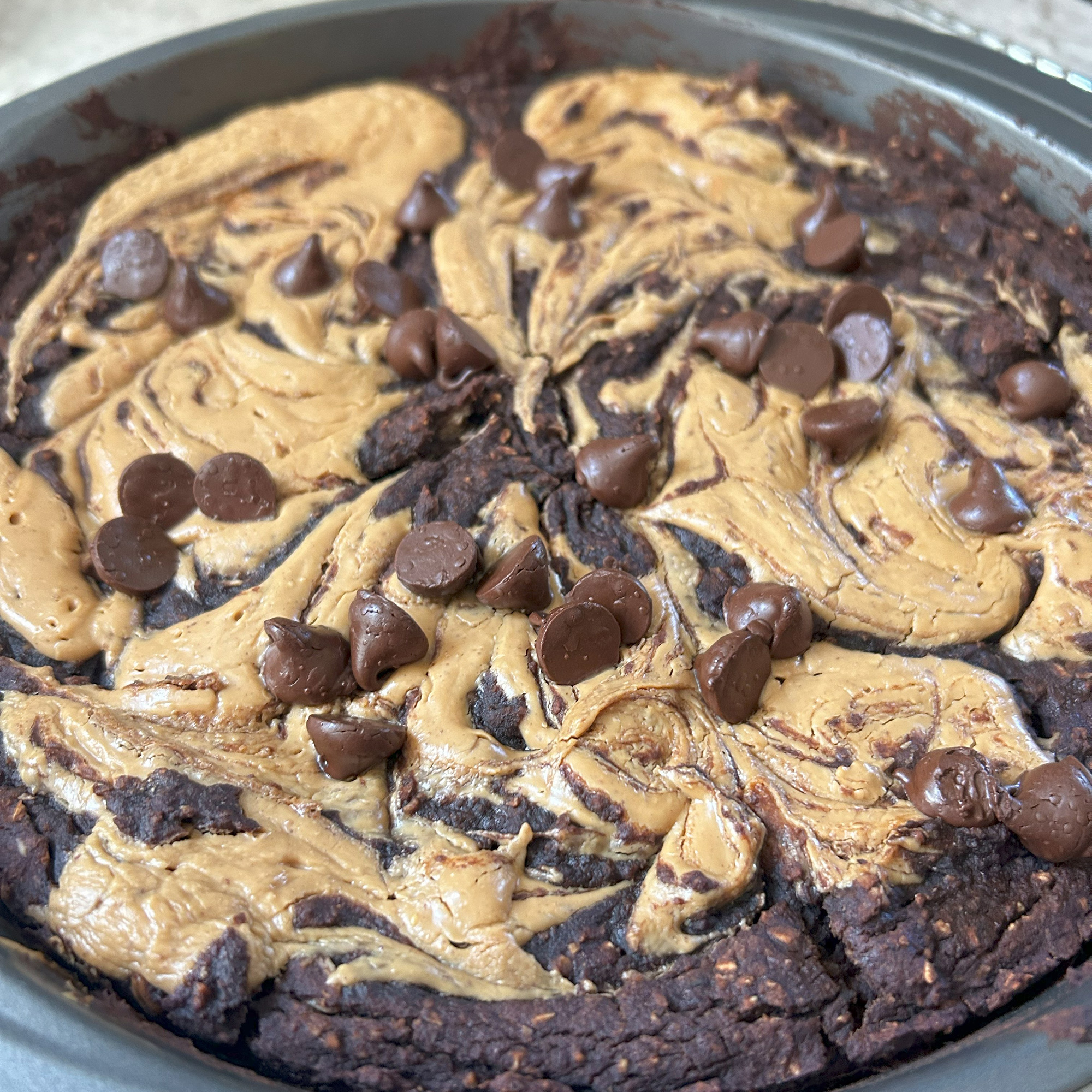 brownie pie topped with chocolate chips