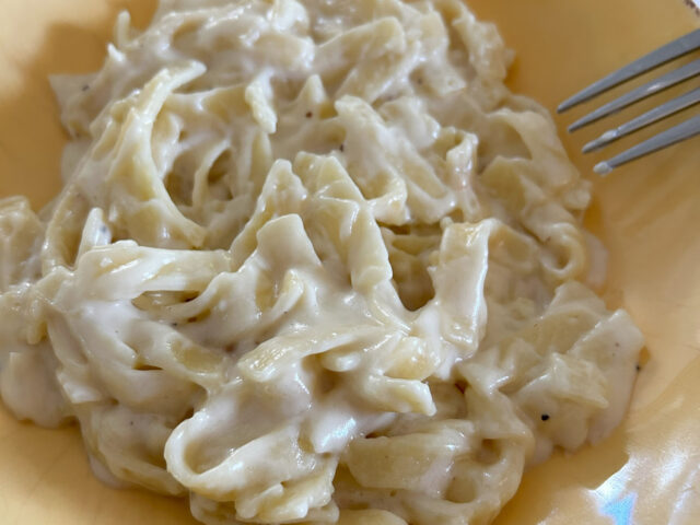 fettuccine pasta in white sauce
