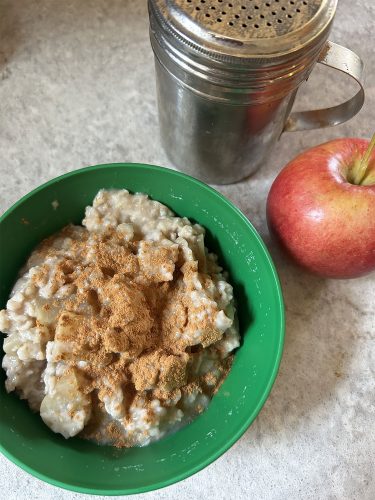 Apple-and-Cinnamon-Oatmeal